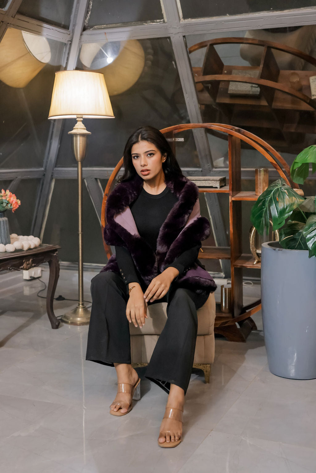 Purple ombre stall with fur detailing	ESWWS0001-PURFR